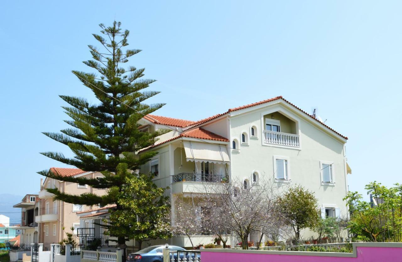 Araucaria Home Lixouri Extérieur photo