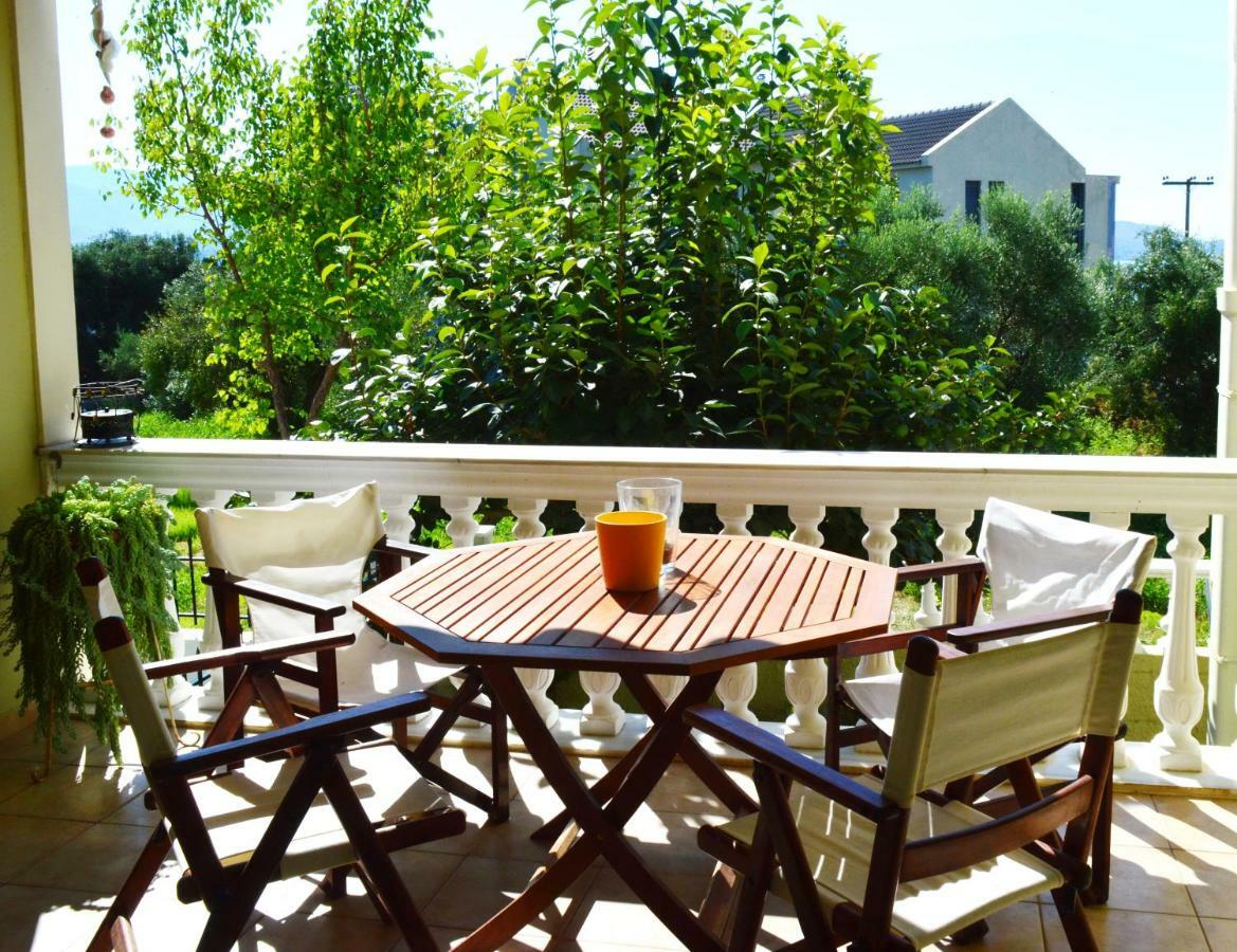 Araucaria Home Lixouri Extérieur photo